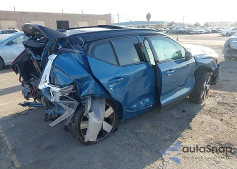 2023 Volvo Xc40 Recharge Pure Electric Twin Ultimate z USA, uszkodzony, nr VIN YV4ED3UM4P2025617